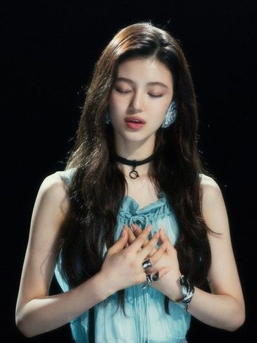 Danielle（Australian and South Korean dual citizen female singer, member ...