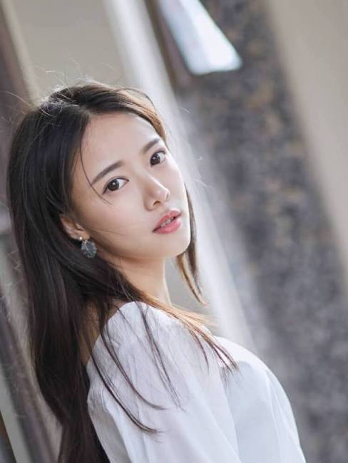 Luo Yuting（She is a host for the League of Legends Pro League.）_Baiduwiki