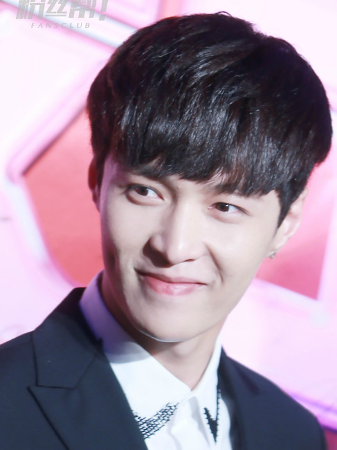 LAY（Mainland Chinese male singer, actor, music producer, and a ...