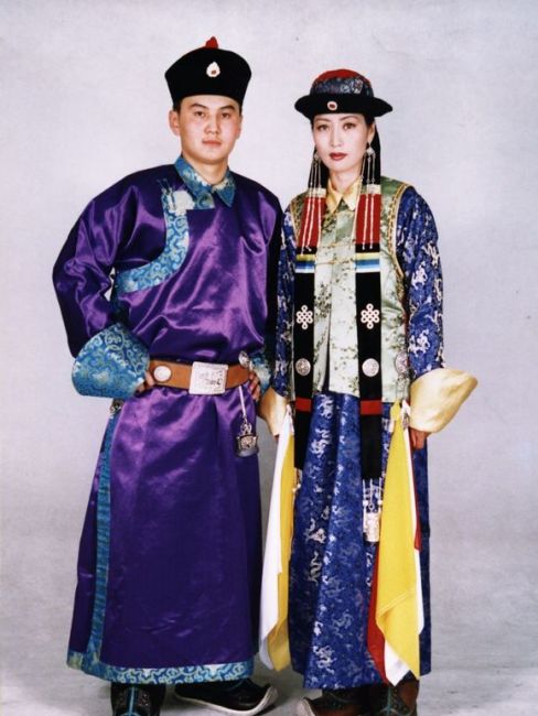 Mongolian traditional costume_Baiduwiki