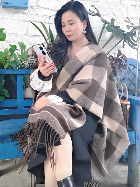 Singer Yan Bao'er_Baiduwiki