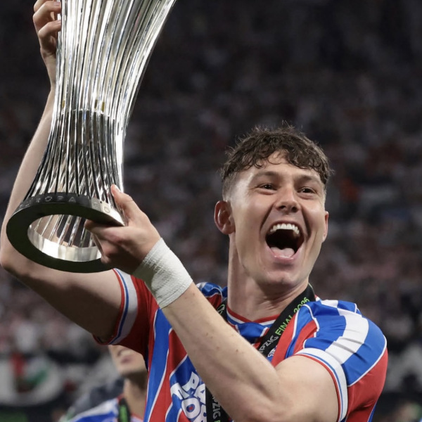 ヨルゲン・ストランド・ラーセン（ノルウェーのプロ男性サッカー選手