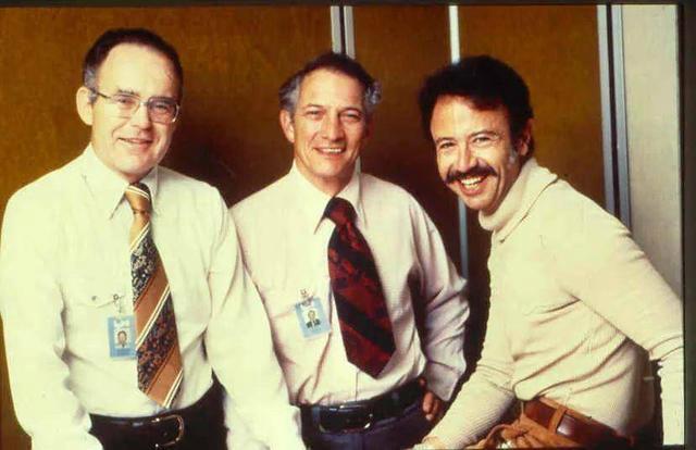 De izquierda a derecha: Moore, Noyce y Grove