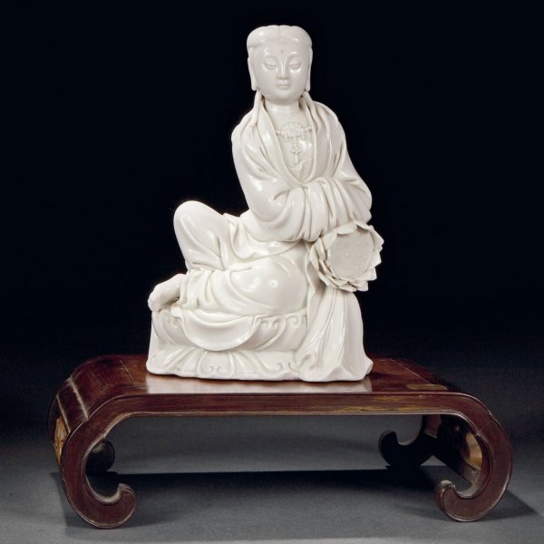 中国美術 白磁 徳化窯 人物 座像 高46cm(RC989) 中国 徳化窯白磁 観音菩薩像 C 7889E - メルカリ