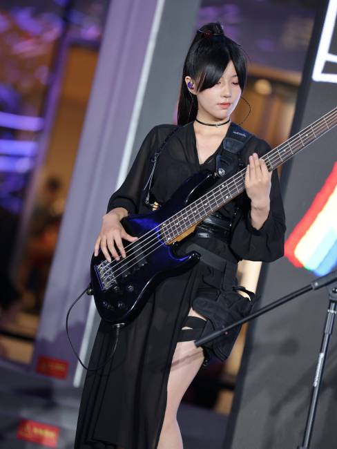 Sixi Wanzi（A female cross-dimensional Chinese-style rock band under ...