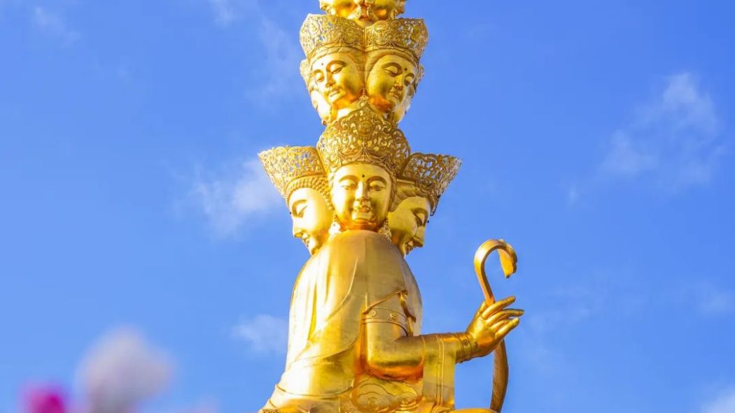 仏教美術 仏像 峨眉山金頂十方普賢菩薩仏像家内 仏堂 に菩薩銅像 安置します 十方普賢菩薩_百度百科