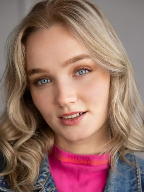 Emma Jenkins-Purro（An American and New Zealand dual citizen actress ...